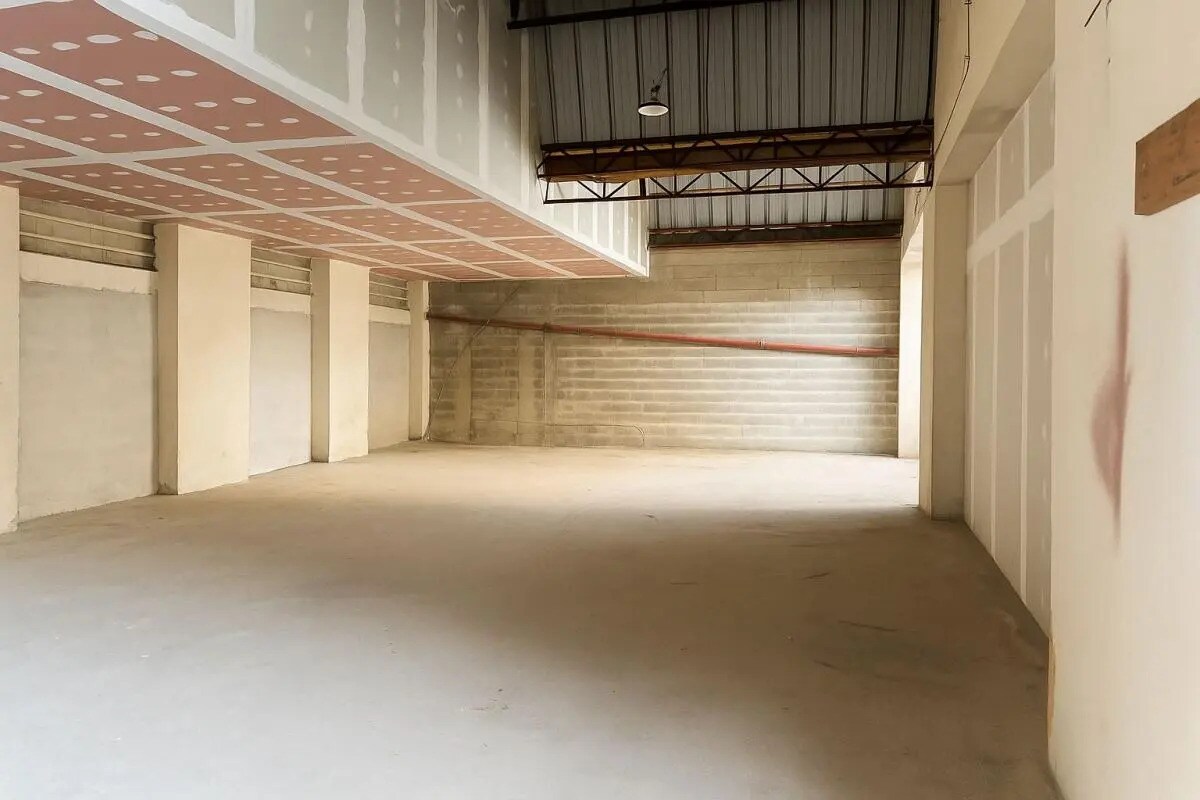 Industrial in Toulouse for lease Building Photo- Image 1 of 7