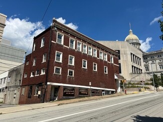 Plus de détails pour 2 N Pennsylvania Ave, Greensburg, PA - Commerce de détail à vendre