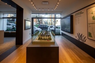 2342 Granville St, Vancouver, BC à louer Photo intérieure- Image 2 de 8