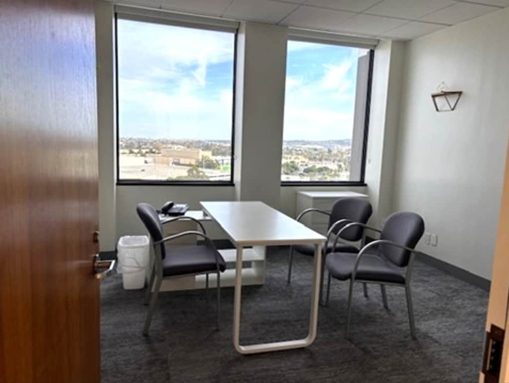 21515 Hawthorne Blvd, Torrance, CA à louer Photo intérieure- Image 1 de 4