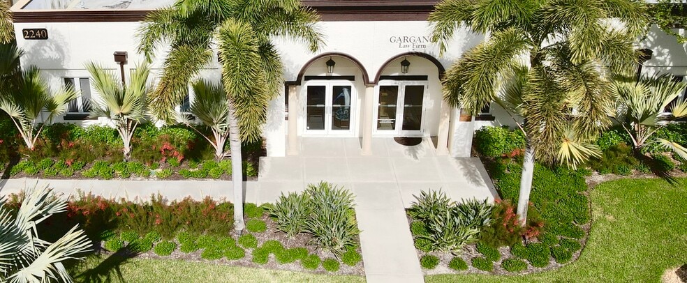 2240 W 1st St, Fort Myers, FL à louer - Photo du bâtiment - Image 3 de 7