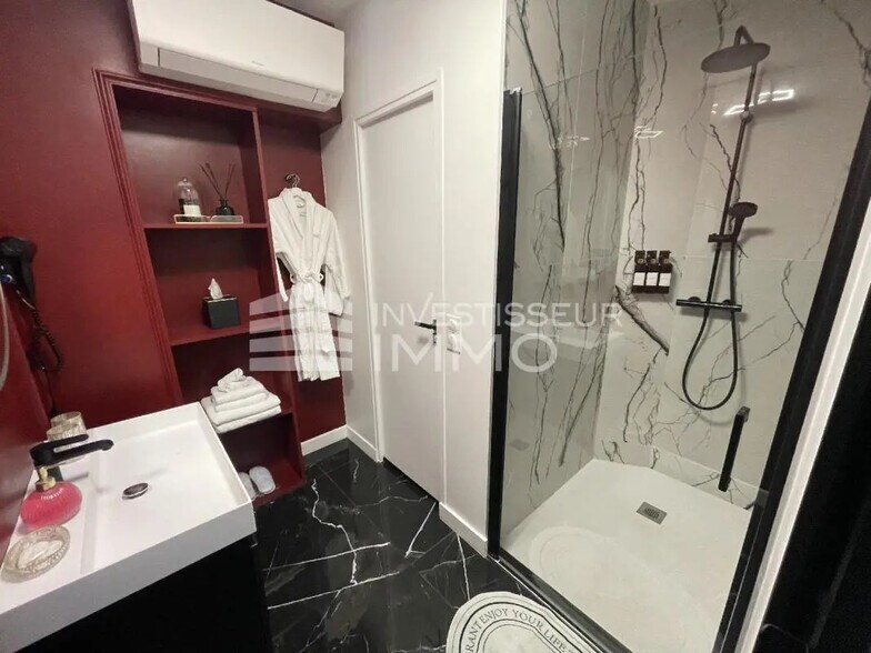 Office in Paris for sale - Interior Photo - Image 3 of 8