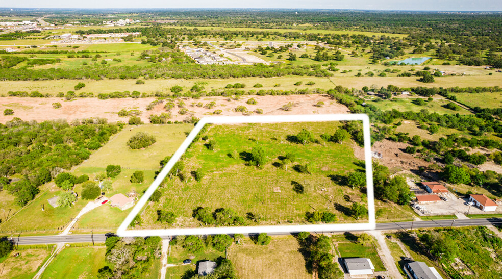 20606 Campbellton Rd, San Antonio, TX à vendre - Photo du bâtiment - Image 1 de 1