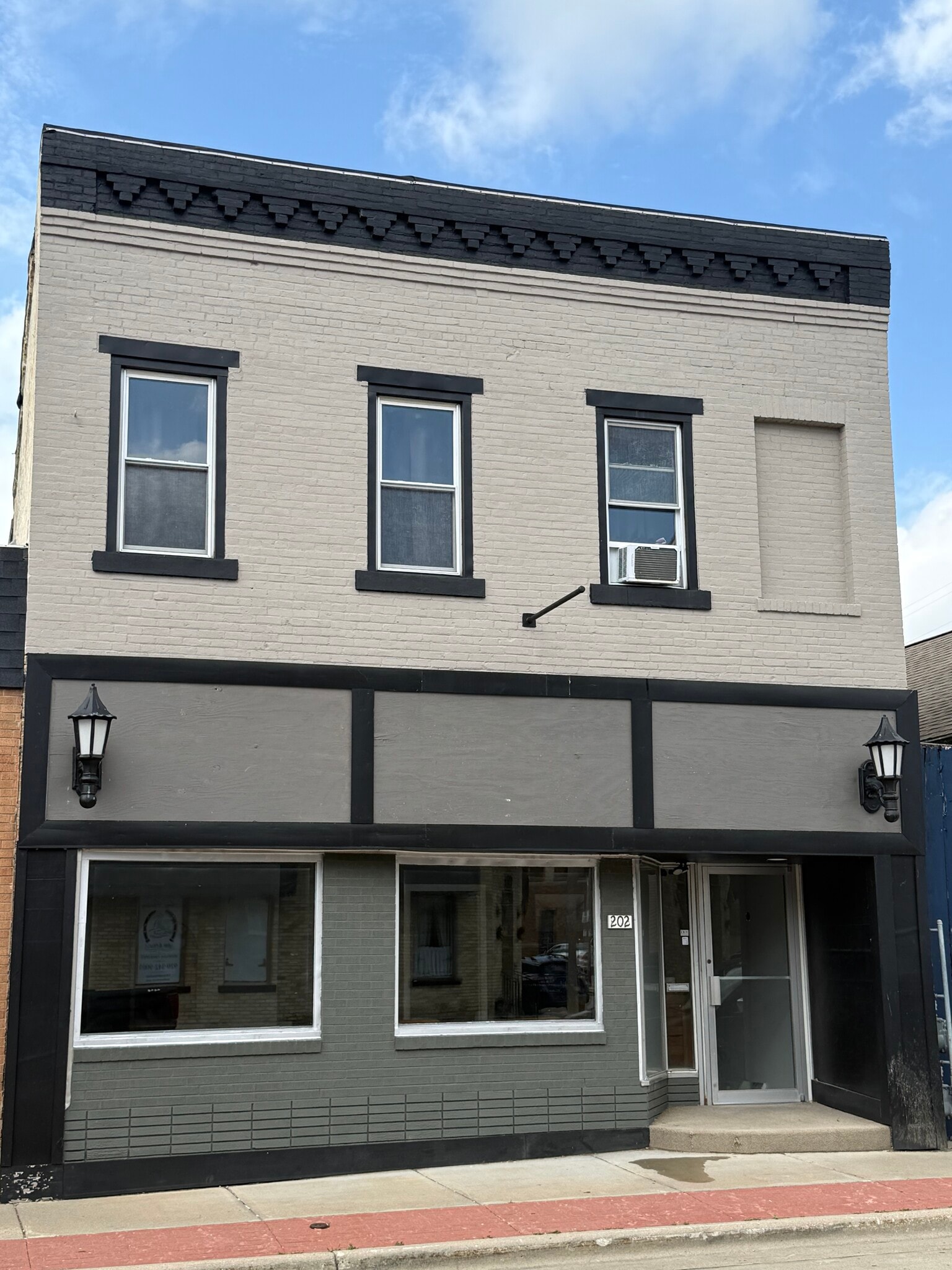 202 S 3rd St, Watertown, WI for sale Building Photo- Image 1 of 18