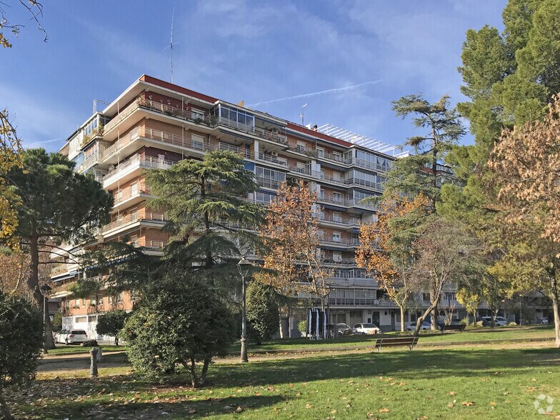 Avenida de la O.N.U., 23, Móstoles, Madrid à louer - Photo principale - Image 1 de 2