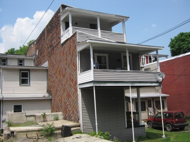 326 W BROAD St, TAMAQUA, PA à vendre - Photo du bâtiment - Image 3 de 3
