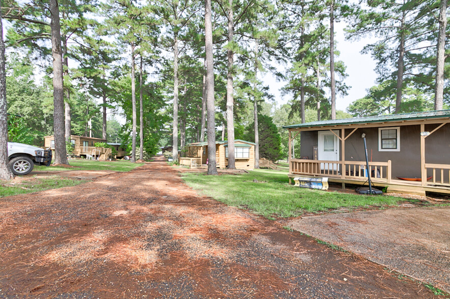 1300 Sanctuary Dr, Brandon, MS for sale - Primary Photo - Image 1 of 1