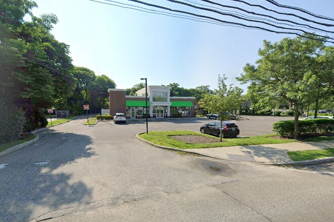188 N Main St, Sayville, NY à louer - Photo du bâtiment - Image 3 de 3