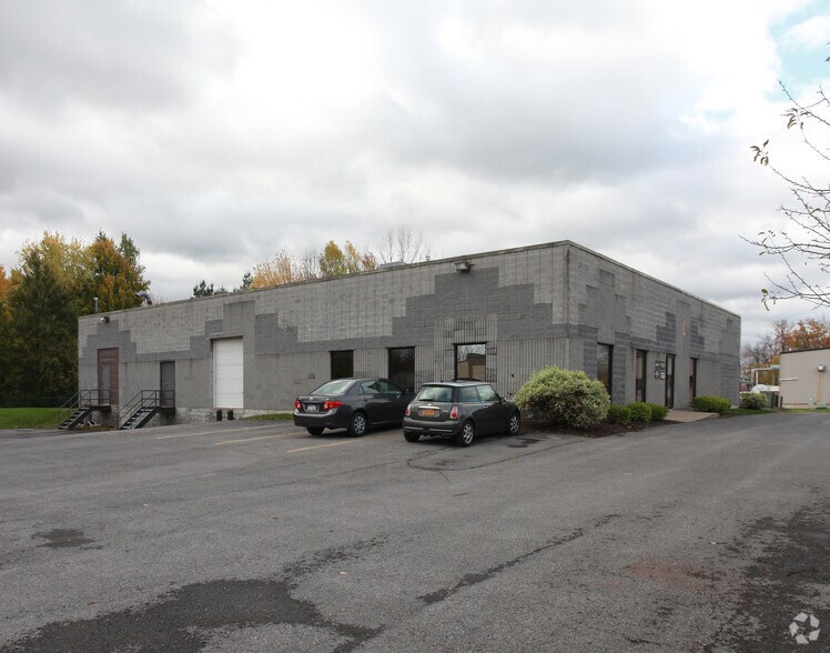 200 Gateway Park Dr, Syracuse, NY à louer - Photo du bâtiment - Image 3 de 32