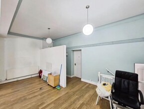 7 Caxton Pl, Newport for lease Interior Photo- Image 2 of 7