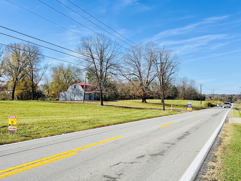 2391 Russell Springs Rd, Columbia, KY à vendre - Photo principale - Image 1 de 8