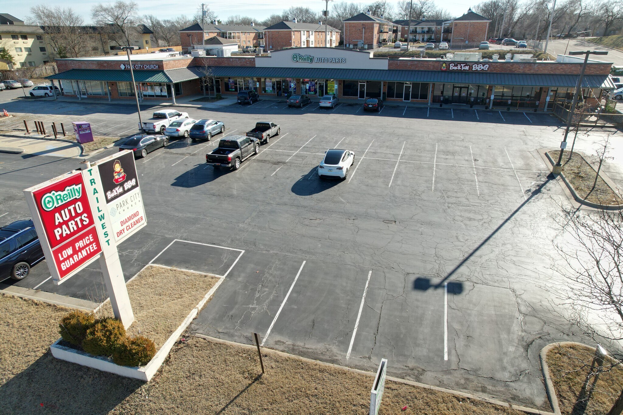 6701-6743 W 75th St, Overland Park, KS à vendre Photo principale- Image 1 de 9