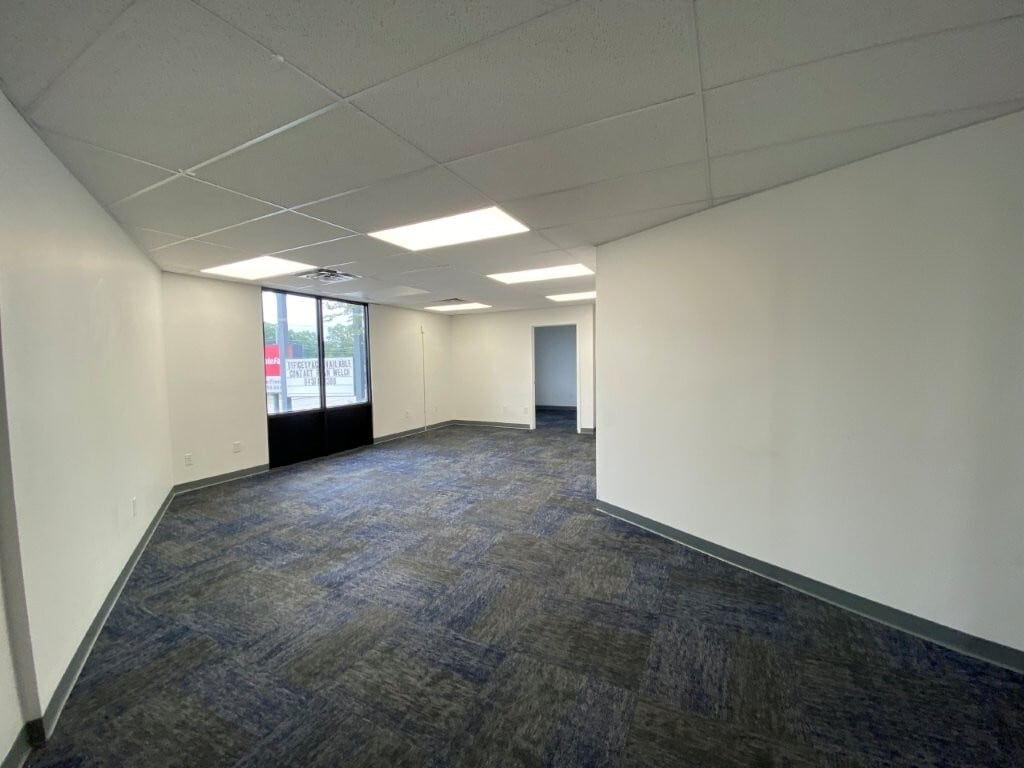 2138 Ashley Phosphate Rd, North Charleston, SC à louer Photo intérieure- Image 1 de 7