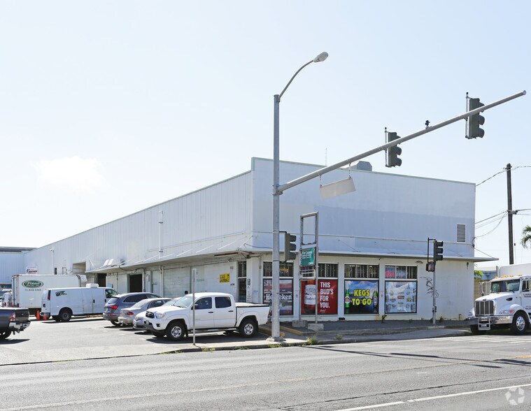 743 Waiakamilo Rd, Honolulu, HI à louer - Photo principale - Image 1 de 3