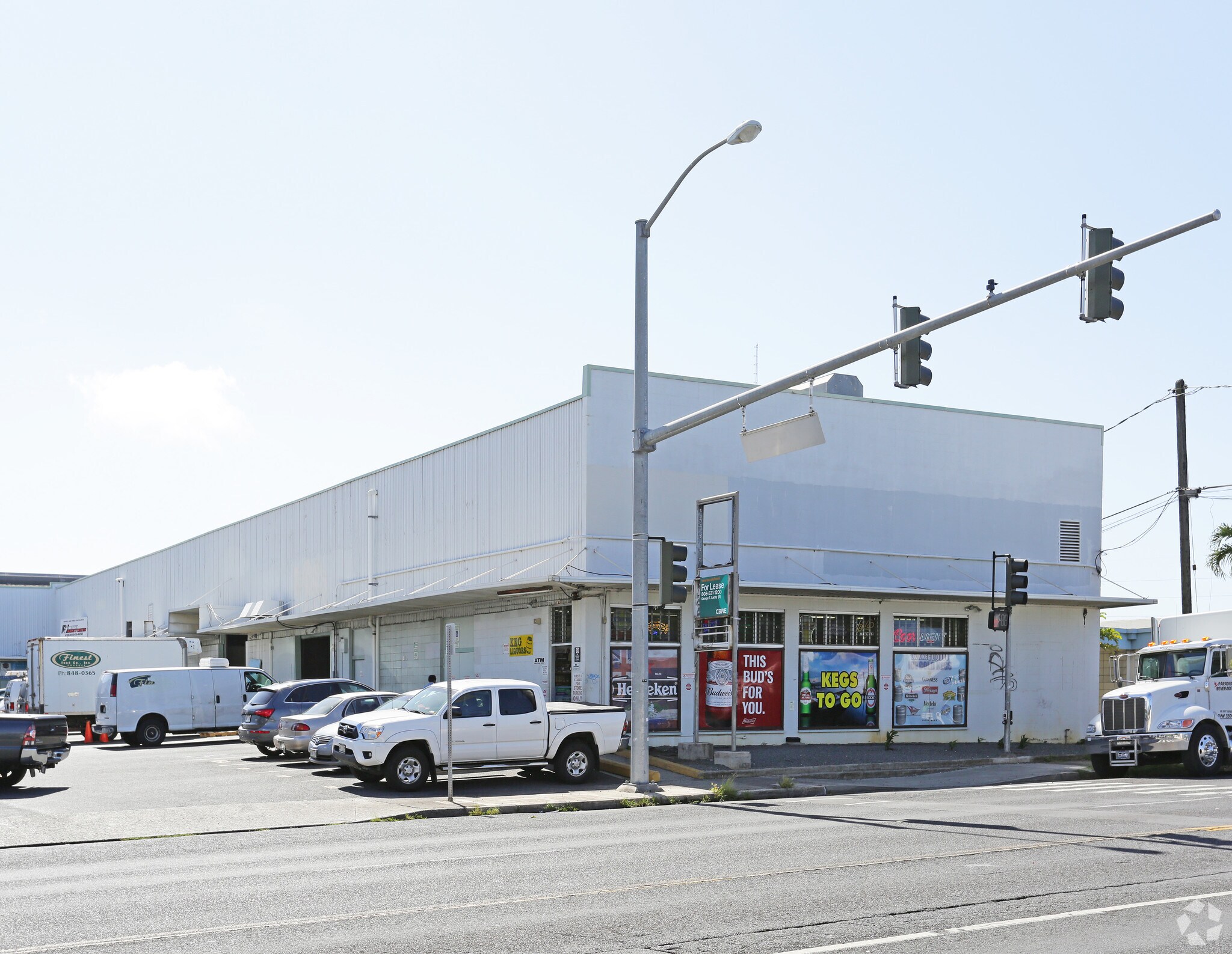 743 Waiakamilo Rd, Honolulu, HI à louer Photo principale- Image 1 de 4