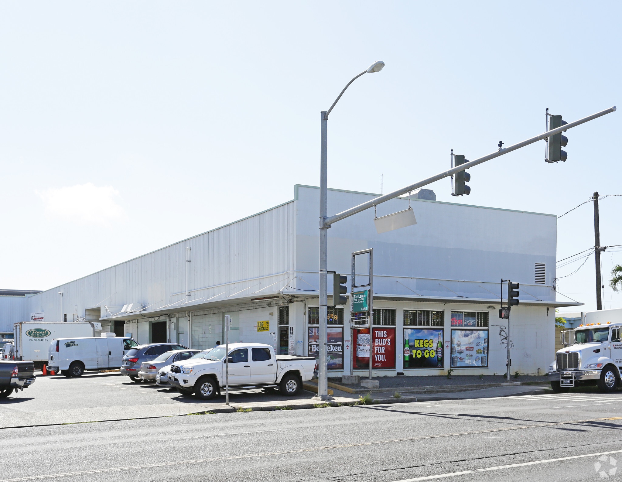 743 Waiakamilo Rd, Honolulu, HI for lease Primary Photo- Image 1 of 4