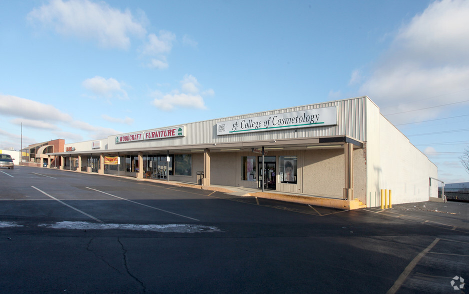 1000-1044 E Main St, Brownsburg, IN à louer - Photo du bâtiment - Image 1 de 6