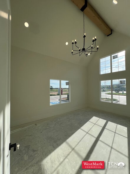 13916 Indiana Ave, Lubbock, TX for lease - Interior Photo - Image 2 of 10
