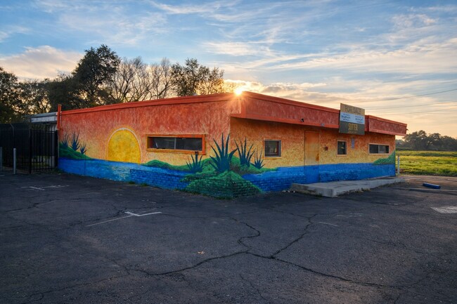 Plus de détails pour 739 W Sacramento Ave, West Sacramento, CA - Commerce de détail à vendre