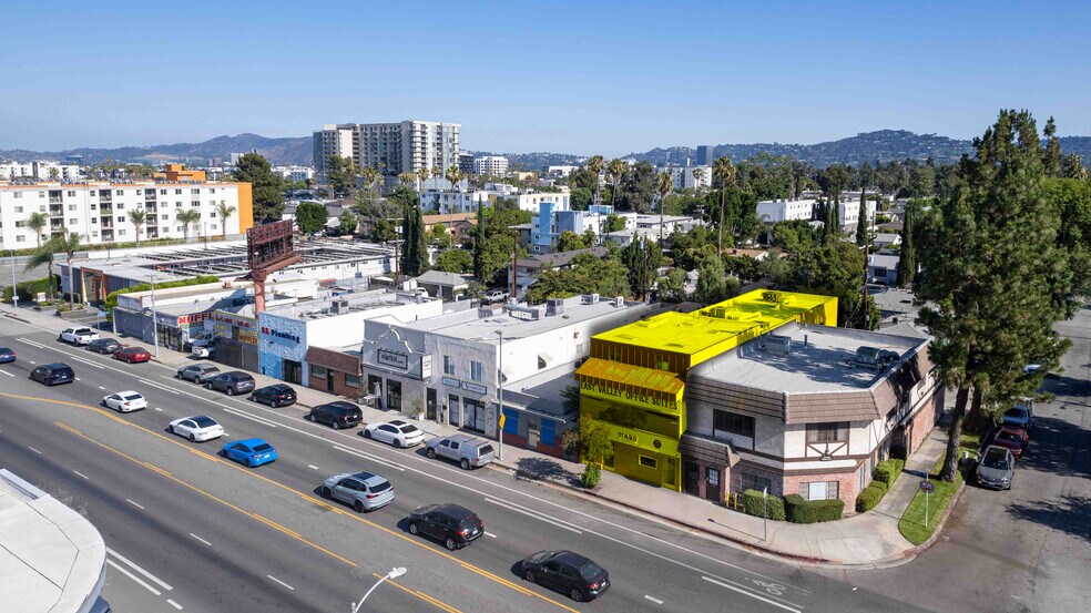 11490 Burbank Blvd, North Hollywood, CA à vendre - Photo du bâtiment - Image 2 de 17