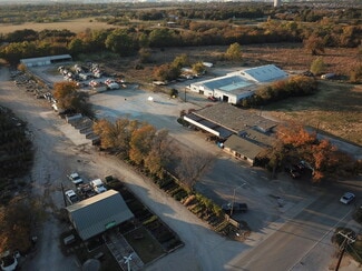 Plus de détails pour 2700 James St, Denton, TX - Local d'activités à louer