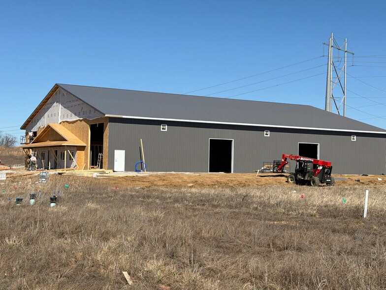 14991 Industrial Dr, Smithville, MO à vendre - Photo du bâtiment - Image 3 de 9