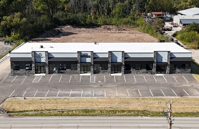 Plus de détails pour 1111 N Military Ave, Green Bay, WI - Commerce de détail à louer