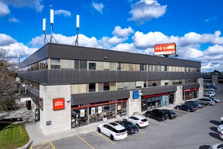 Plus de détails pour 3701-3731 Chesswood Dr, Toronto, ON - Bureau/Commerce de détail à louer