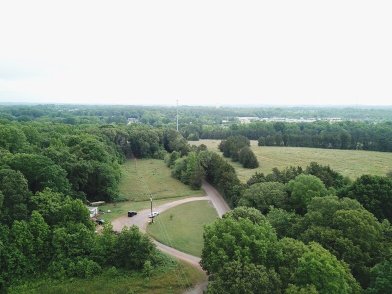 1720 Devinney Rd, York, SC for sale - Primary Photo - Image 1 of 1