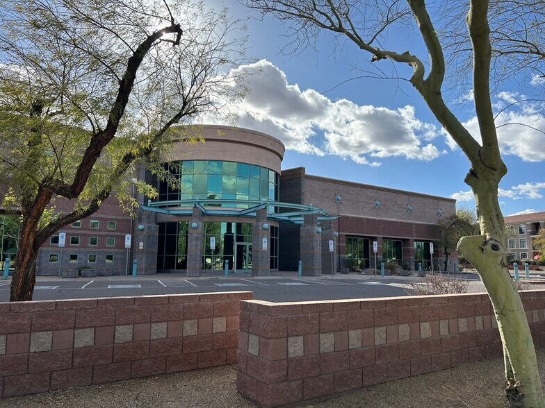 11630 N Tatum Blvd, Phoenix, AZ à louer - Photo du bâtiment - Image 1 de 13