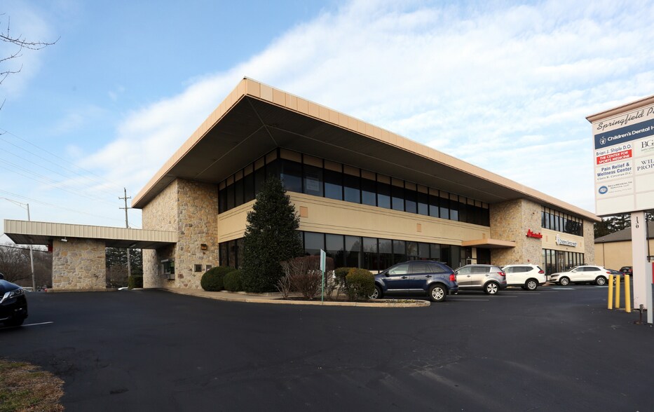 905 W Sproul Rd, Springfield Township, PA à louer - Photo du bâtiment - Image 3 de 7