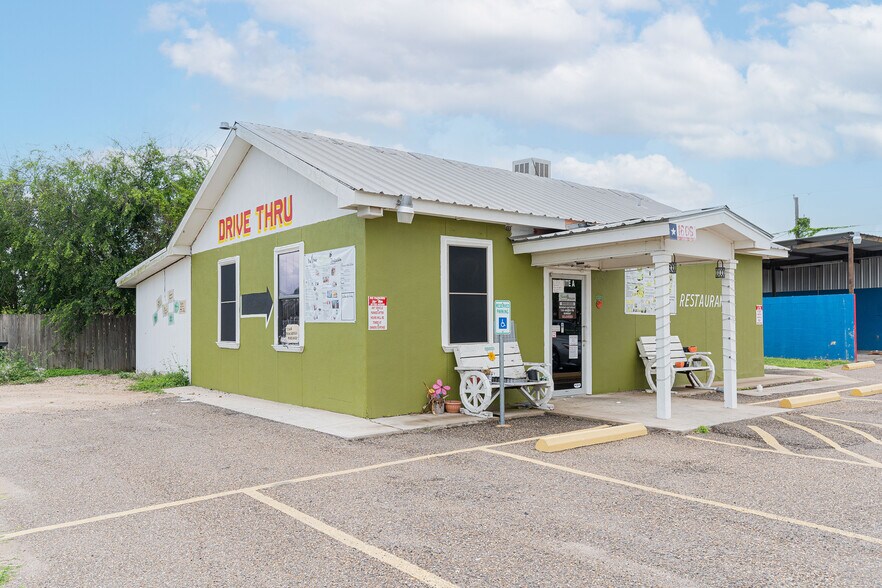 1606 La Fuente Dr, Penitas, TX à vendre - Photo du bâtiment - Image 1 de 12