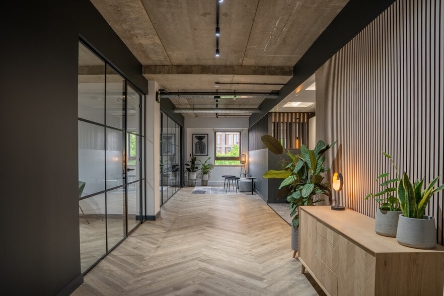 Exchange St, Stockport for lease - Interior Photo - Image 1 of 9
