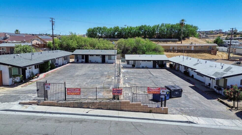 518-540 W Fredricks St, Barstow, CA for sale - Building Photo - Image 1 of 3
