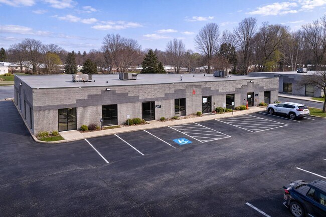 Plus de détails pour 200 Gateway Park Dr, Syracuse, NY - Local d'activités à louer