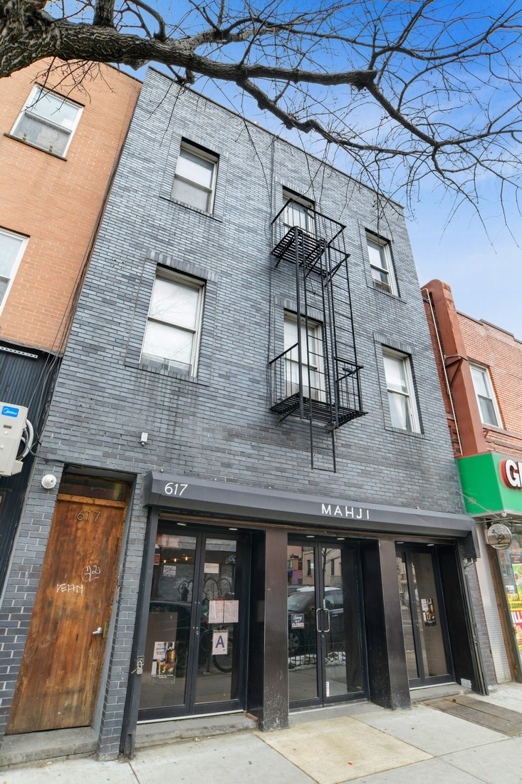 617 Grand St, Brooklyn, NY for lease Primary Photo- Image 1 of 22