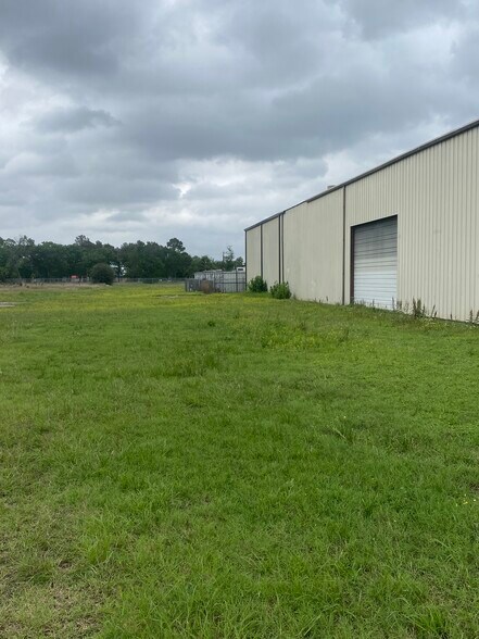 1225 Buschong St, Houston, TX à louer - Photo du bâtiment - Image 2 de 5