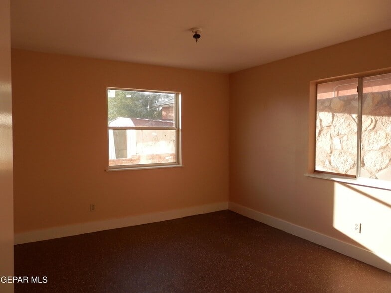 187 N Awbrey St, El Paso, TX for sale - Building Photo - Image 2 of 20