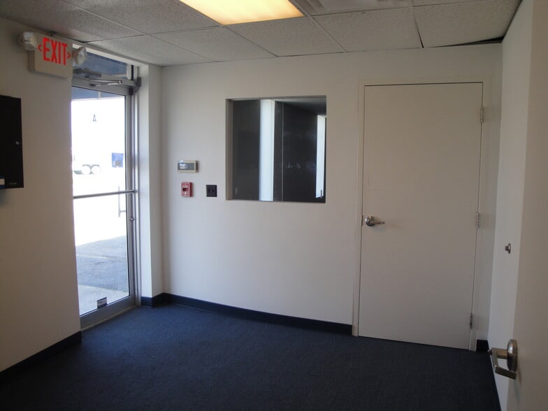 2554 Needmore Rd, Dayton, OH for sale - Interior Photo - Image 3 of 13