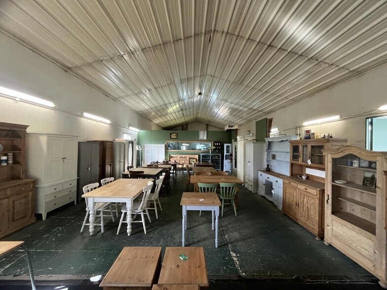 Aylesbury Rd, Leighton Buzzard à louer - Photo du bâtiment - Image 2 de 10