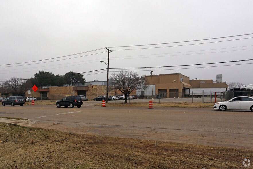 7301-7411 Trinity Blvd, Fort Worth, TX à louer - Photo principale - Image 1 de 8