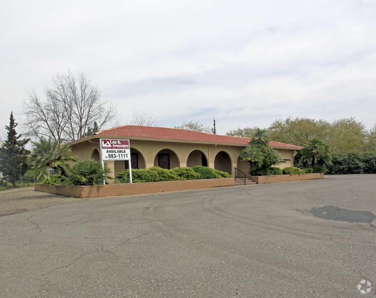 800 N Shaw Rd, Stockton, CA for lease - Primary Photo - Image 1 of 4