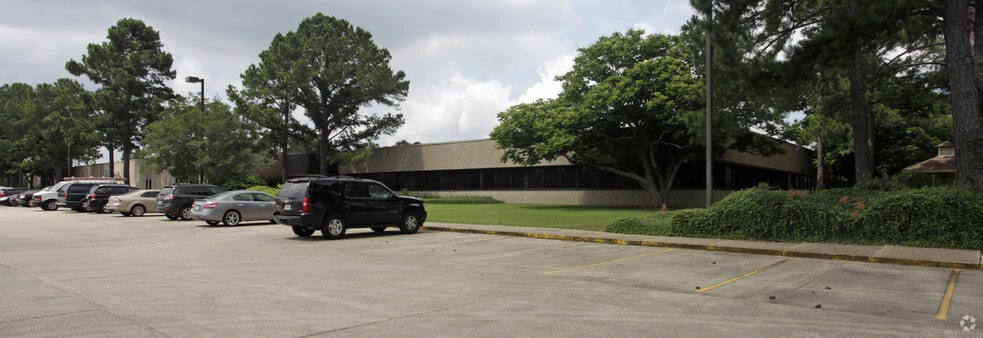 3854 American Way Dr, Baton Rouge, LA for lease - Primary Photo - Image 1 of 16