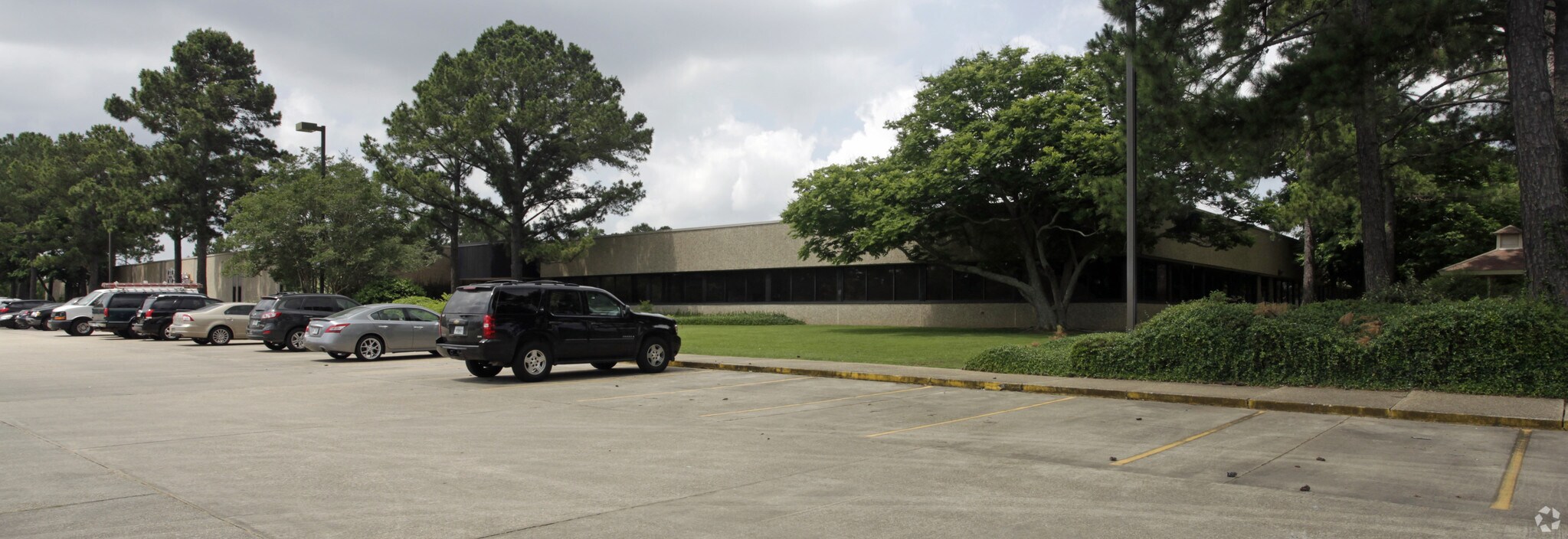3854 American Way Dr, Baton Rouge, LA for lease Primary Photo- Image 1 of 17