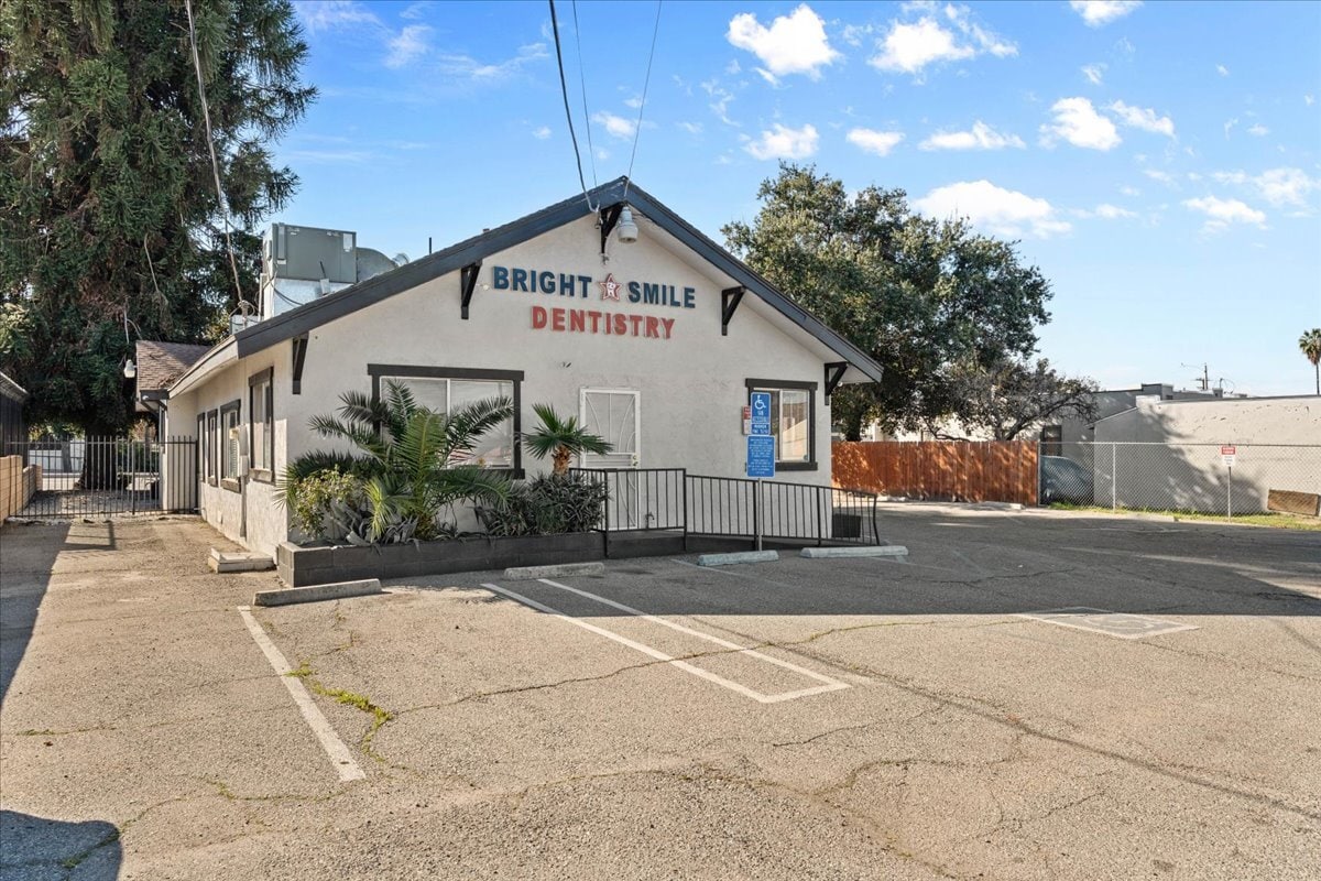 1020 E Florida Ave, Hemet, CA à vendre Photo principale- Image 1 de 32