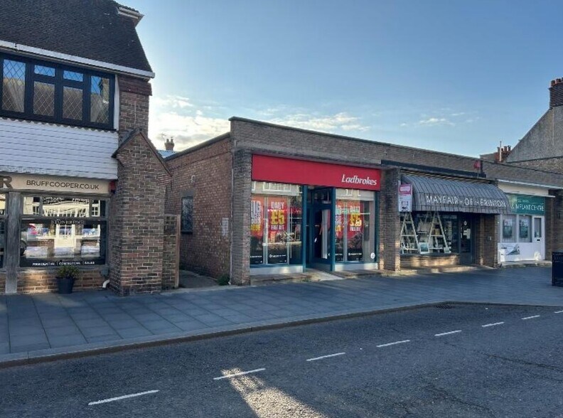 117 Connaught Ave, Frinton On Sea à vendre - Photo du bâtiment - Image 2 de 2