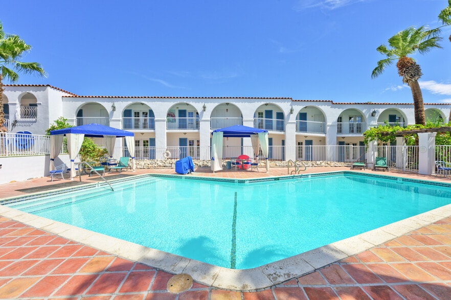 2330 N Palm Canyon Dr, Palm Springs, CA for sale - Primary Photo - Image 1 of 17