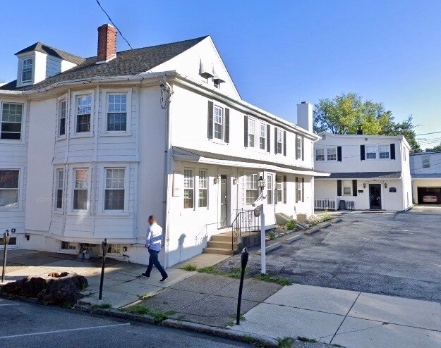 9 W Front St, Media, PA for sale - Primary Photo - Image 1 of 6