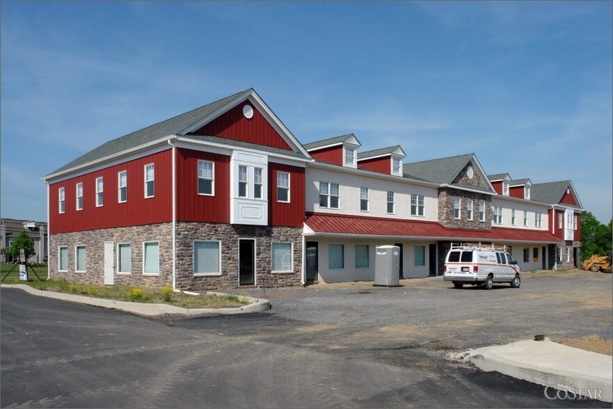 6049-6057 Kellers Church Rd, Pipersville, PA à vendre - Photo du bâtiment - Image 2 de 11