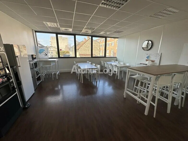 Office in Reims for lease - Interior Photo - Image 2 of 6